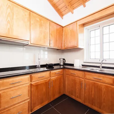 A Casa Da Silva * Madalena (Azores)